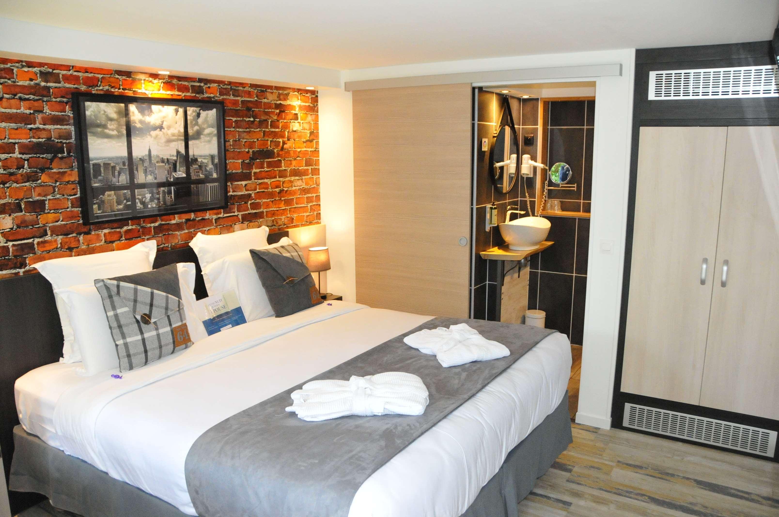 ก็องปานีล ลีซิเยอ Hotel ลีซีเยอ ภายนอก รูปภาพ
