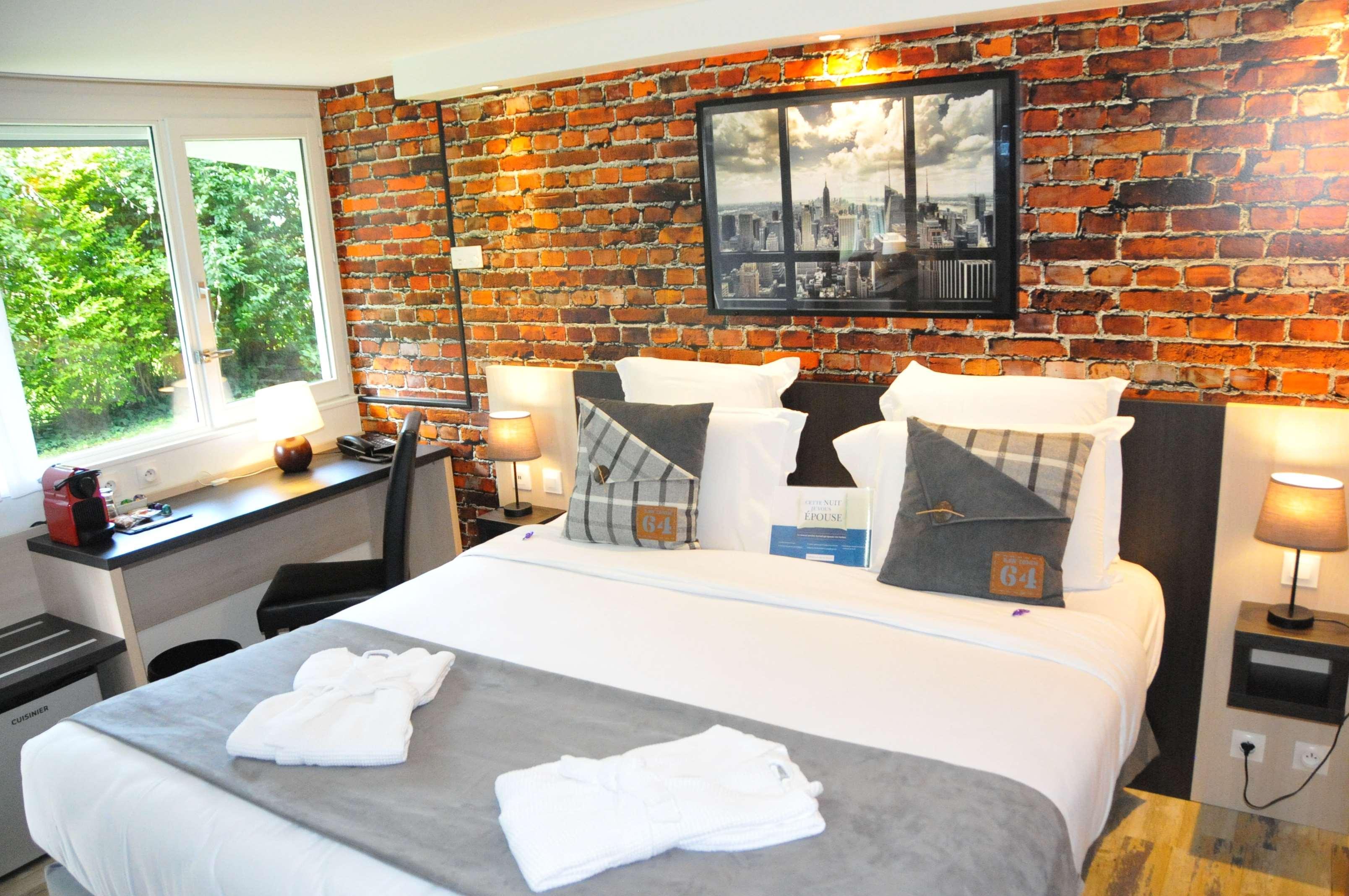 ก็องปานีล ลีซิเยอ Hotel ลีซีเยอ ภายนอก รูปภาพ