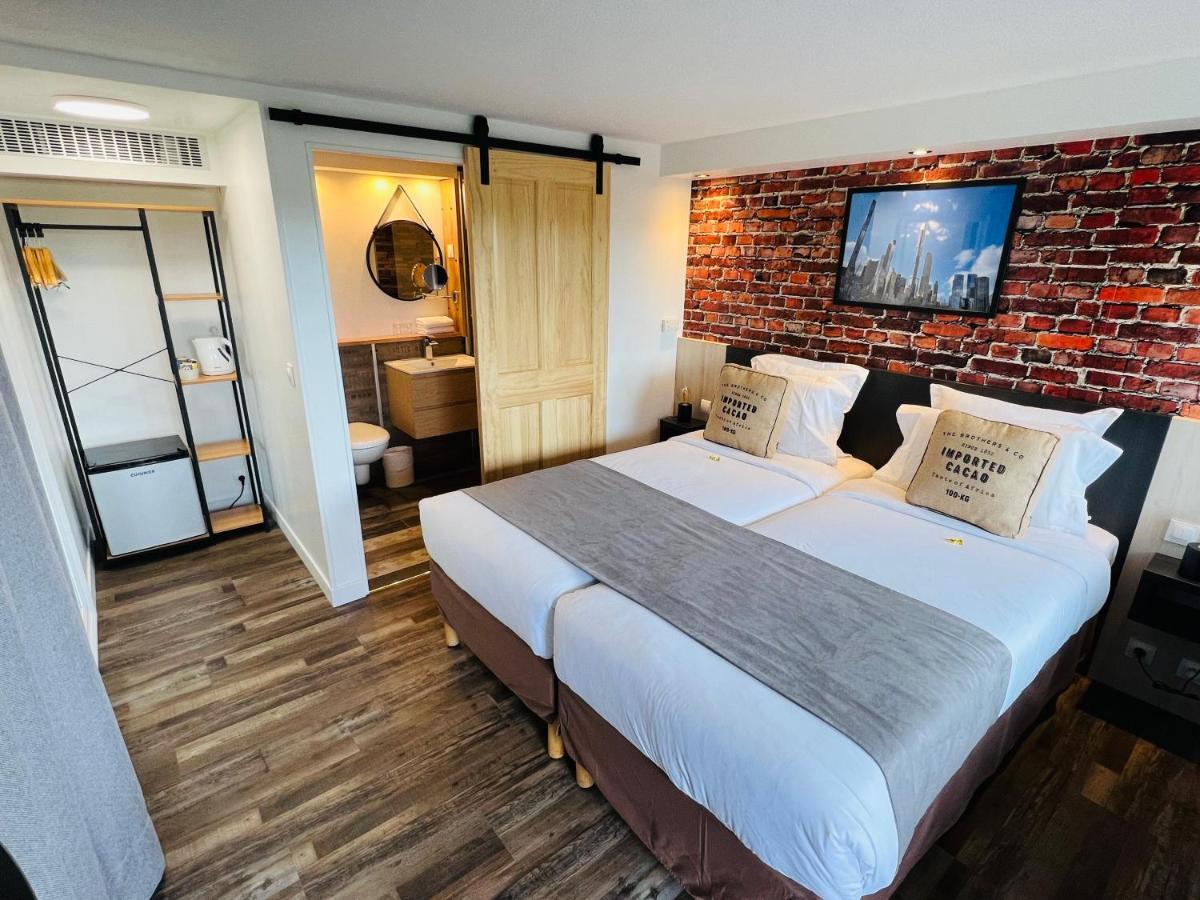 ก็องปานีล ลีซิเยอ Hotel ลีซีเยอ ภายนอก รูปภาพ