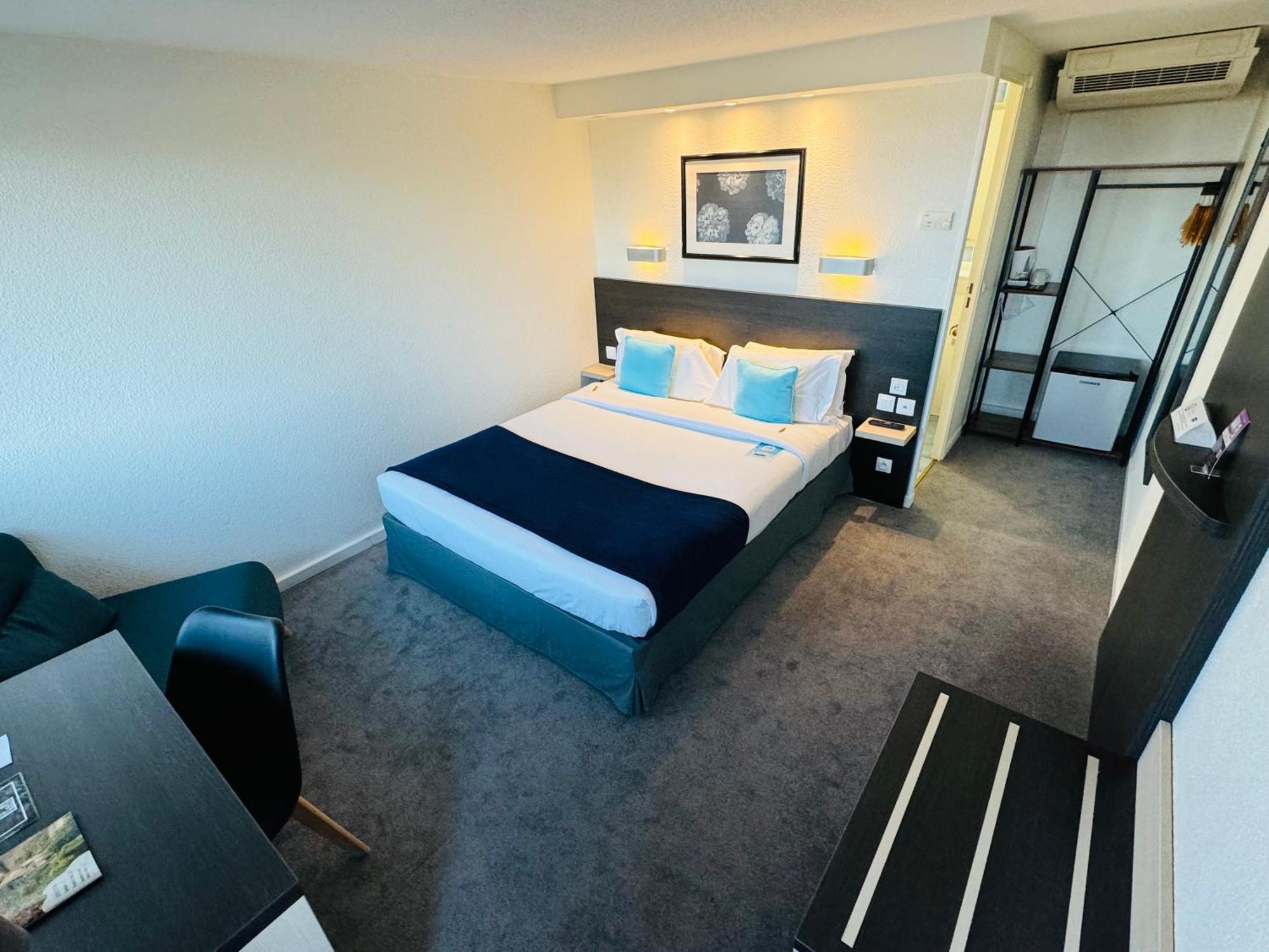 ก็องปานีล ลีซิเยอ Hotel ลีซีเยอ ภายนอก รูปภาพ