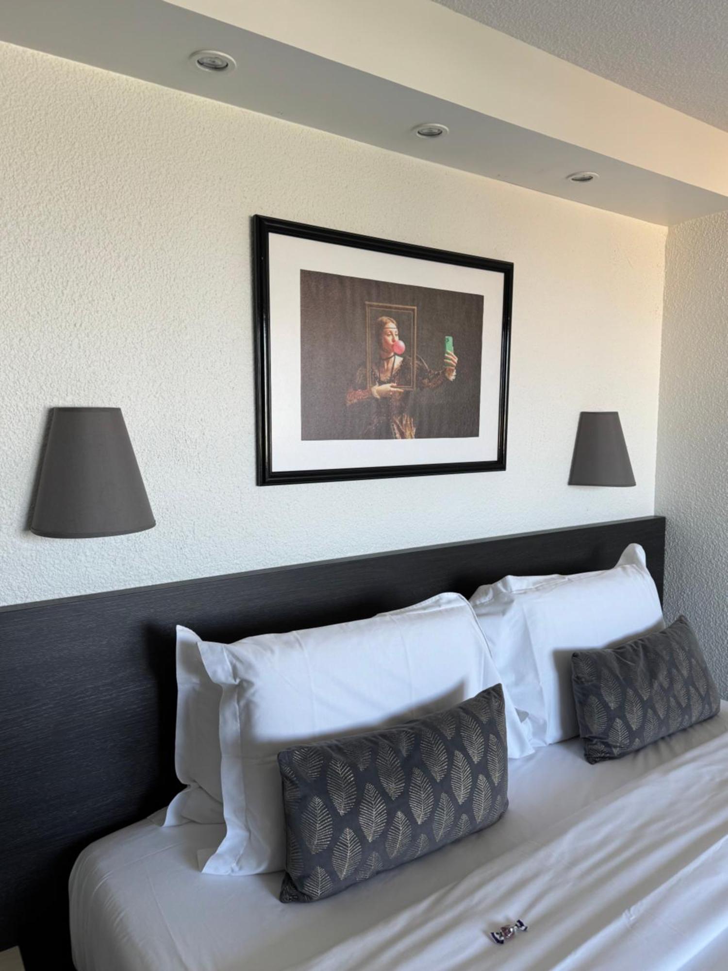 ก็องปานีล ลีซิเยอ Hotel ลีซีเยอ ภายนอก รูปภาพ