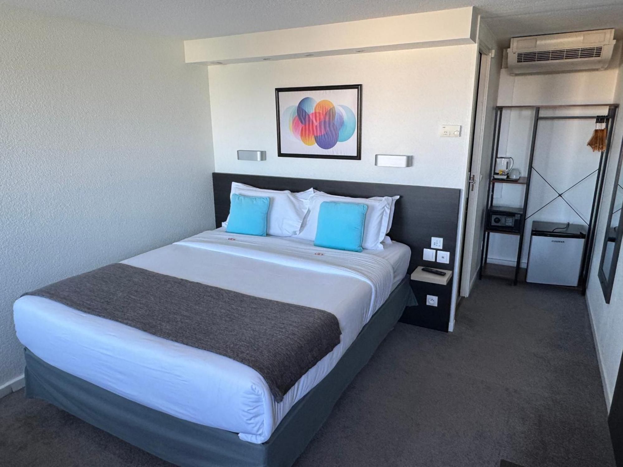 ก็องปานีล ลีซิเยอ Hotel ลีซีเยอ ภายนอก รูปภาพ