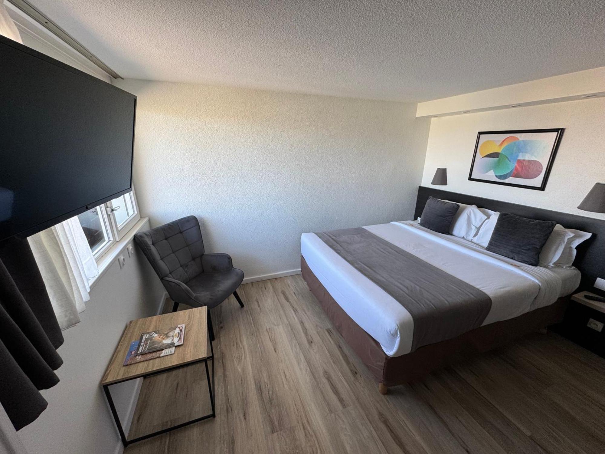 ก็องปานีล ลีซิเยอ Hotel ลีซีเยอ ภายนอก รูปภาพ