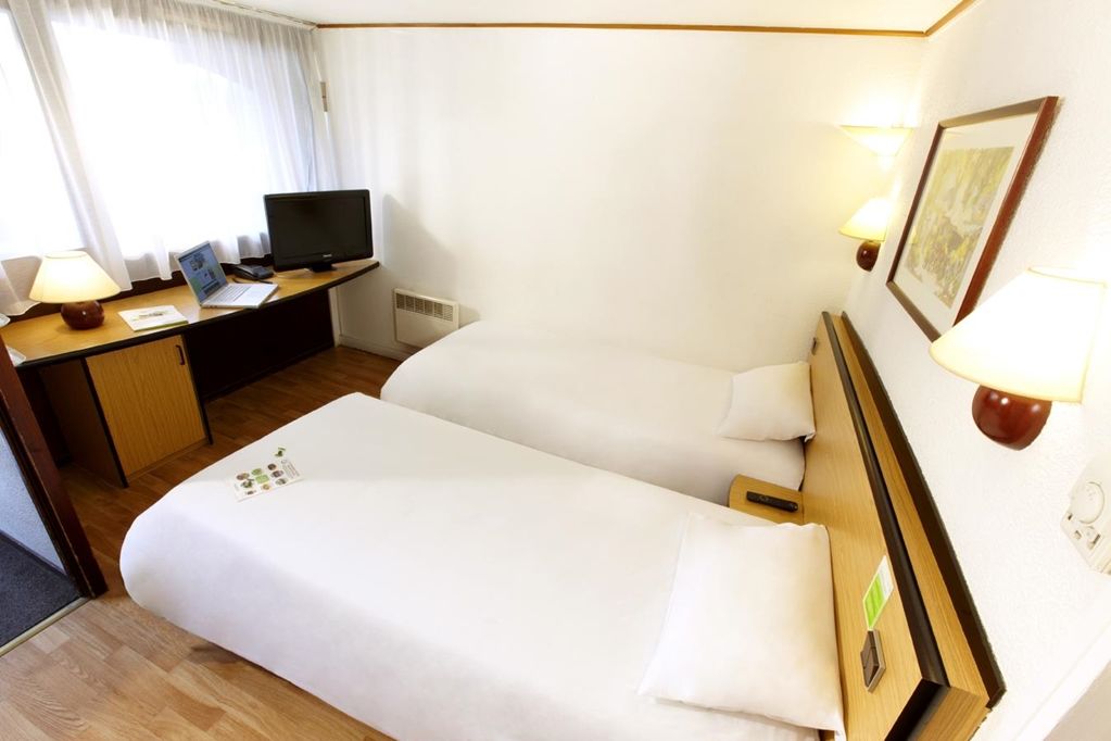 ก็องปานีล ลีซิเยอ Hotel ลีซีเยอ ภายนอก รูปภาพ